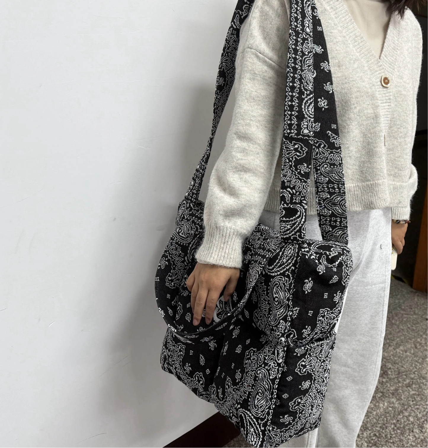 Obsidian 2.0 Tote